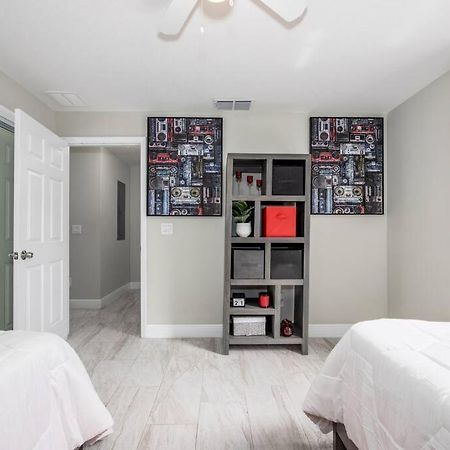Modern Luxury Home Located In Tampa! エクステリア 写真