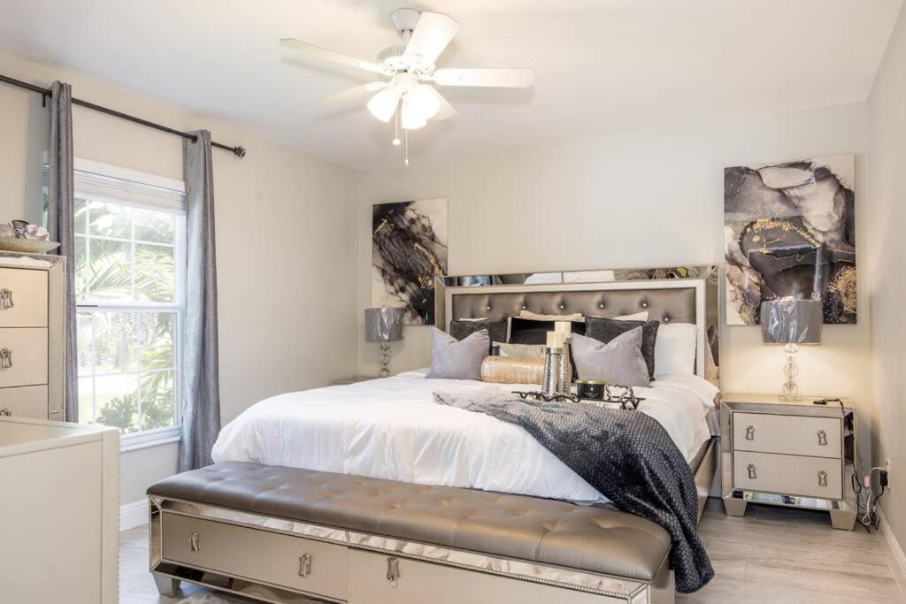 Modern Luxury Home Located In Tampa! エクステリア 写真